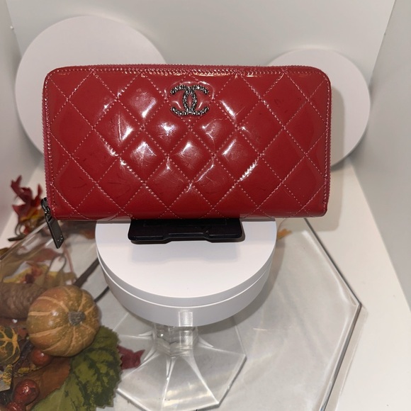 Like this post to be notified when I go live! Crystal Luxury Psychology! - Picture 9 of 17